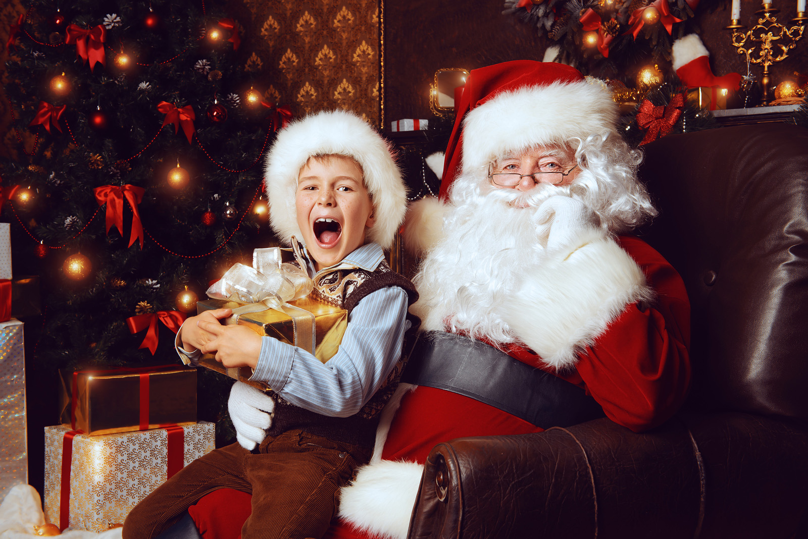 Foto collaborazione - Babbo natale per i bimbi del nostro asilo